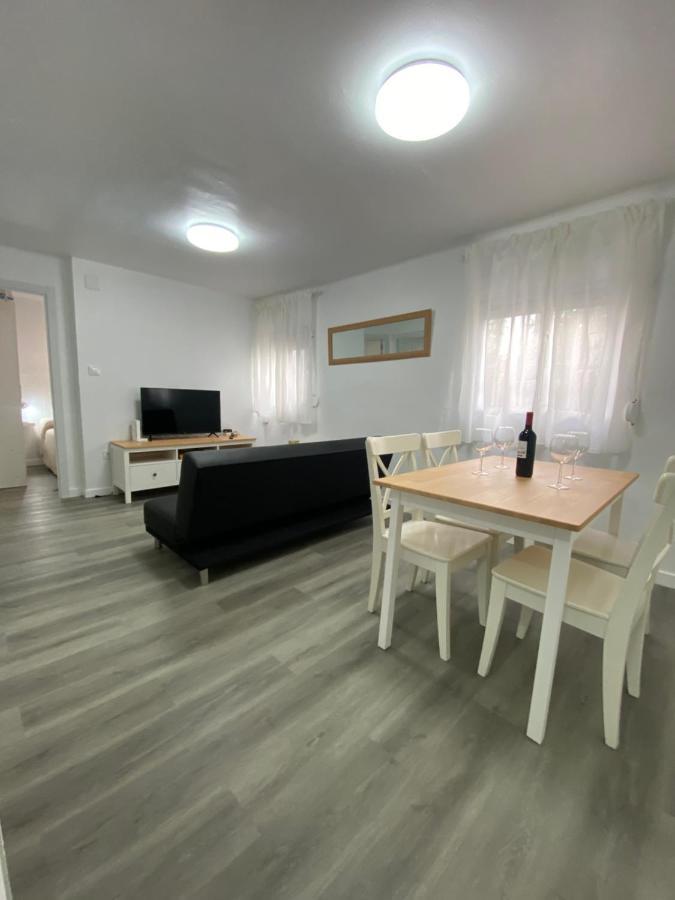 Apartmán Piso Junto Al Hospital Macarena Sevilla Exteriér fotografie